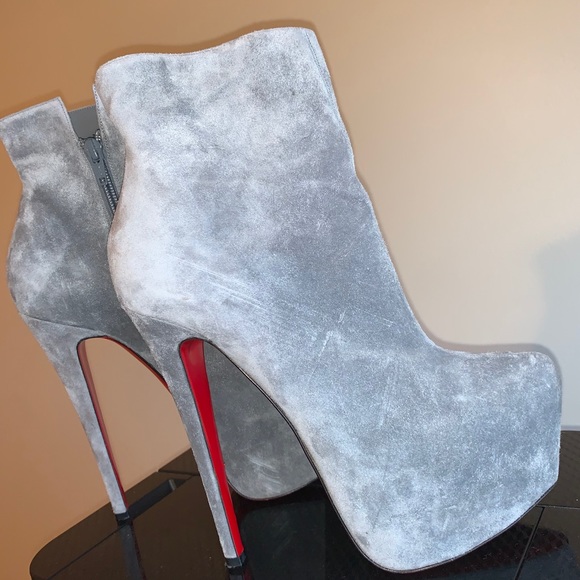 Christian Louboutin 💯 %Authentic - Picture 4 of 15